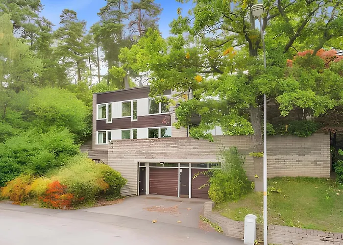 The Luxurious Lakeview Villa Near Stockholm